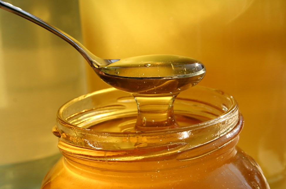 cara mengetahui madu asli dengan tisu